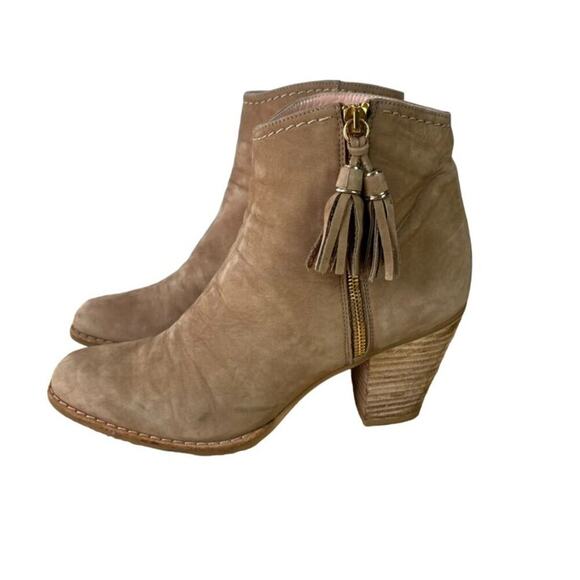 Stuart Weitzman Ankle Booties Womens 8:5 M Tan Nubuck Leather Tasseled Side Zip - Picture 2 of 13